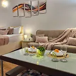 Appartamento Romantic Studio-great Location- Center-free Parking-self Check-in- Old Town 20 Min Riga