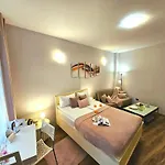 Romantic Studio-great Location- Center-free Parking-self Check-in- Old Town 20 Min Appartamento