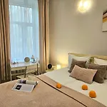 아파트 Romantic Studio-great Location- Center-free Parking-self Check-in- Old Town 20 Min *