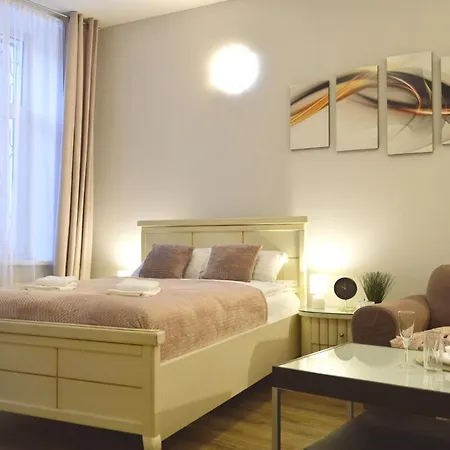Apartman Romantic Apt-great Location- Center-free Parking-self Check-in- Old Town 20 Min Riga