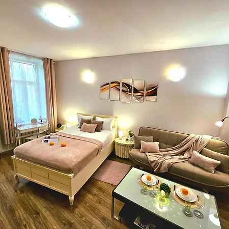 Romantic Studio-great Location- Center-free Parking-self Check-in- Old Town 20 Min ריגה
