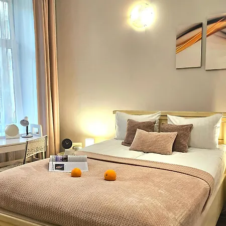 Romantic Apt-great Location- Center-free Parking-self Check-in- Old Town 20 Min Lägenhet