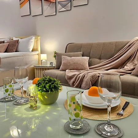 Romantic Studio-great Location- Center-free Parking-self Check-in- Old Town 20 Min ריגה