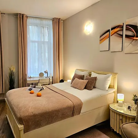 Romantic Studio-great Location- Center-free Parking-self Check-in- Old Town 20 Min Riga