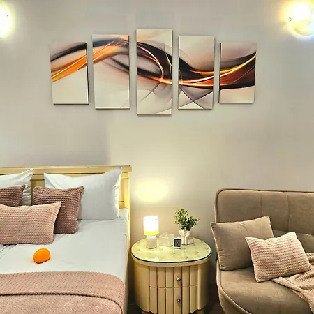 Romantic Apt-great Location- Center-free Parking-self Check-in- Old Town 20 Min Lägenhet Riga