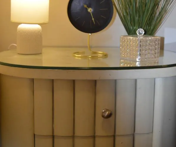 Romantic Studio-great Location- Center-free Parking-self Check-in- Old Town 20 Min Dzīvoklis *