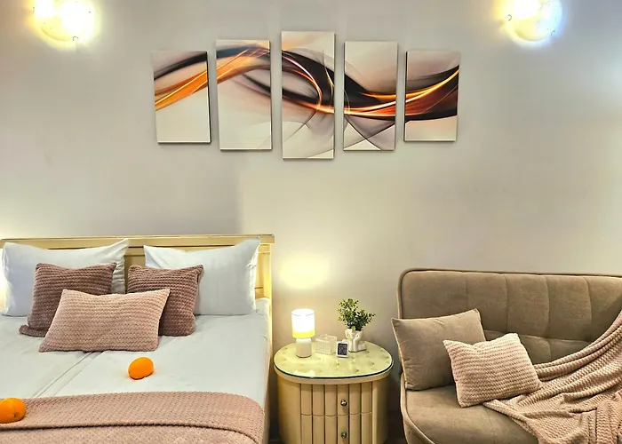 Romantic Studio-great Location- Center-free Parking-self Check-in- Old Town 20 Min Dzīvoklis Riga