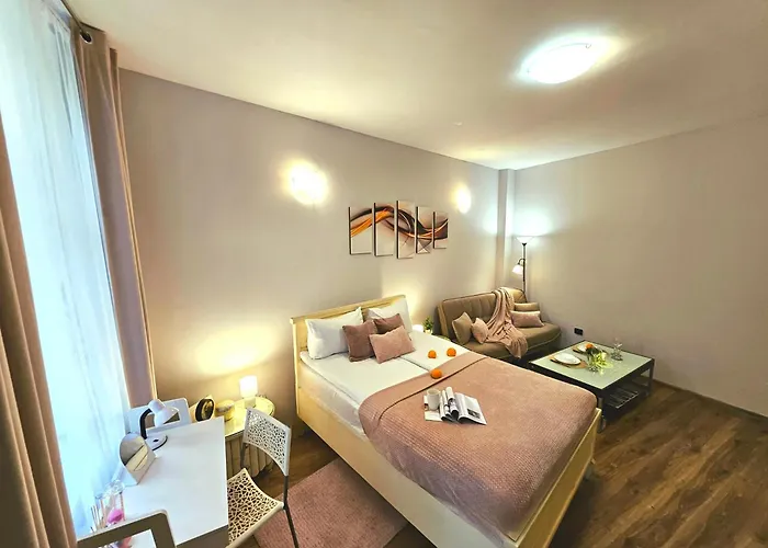 Romantic Studio-great Location- Center-free Parking-self Check-in- Old Town 20 Min Dzīvoklis