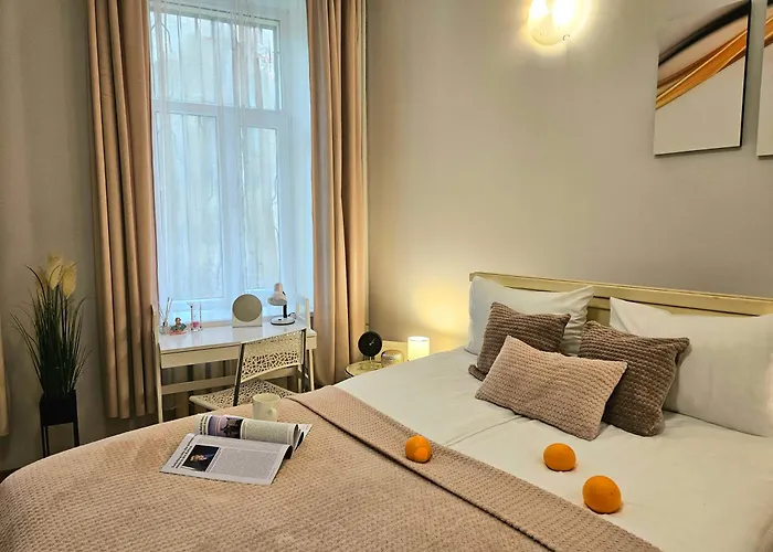 דירה Romantic Studio-great Location- Center-free Parking-self Check-in- Old Town 20 Min *