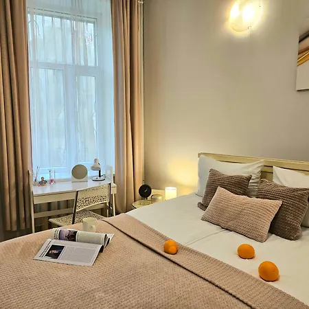Lejlighed Romantic Studio-great Location- Center-free Parking-self Check-in- Old Town 20 Min *