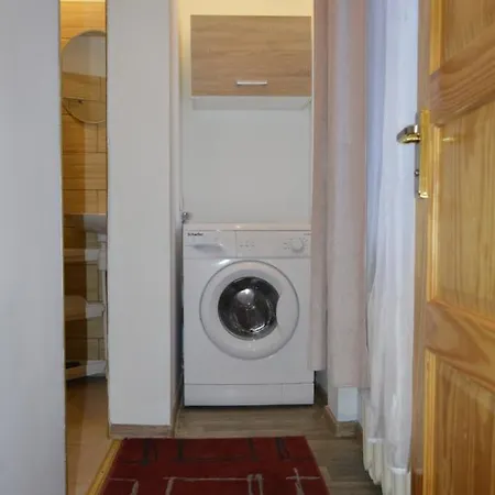 Romantic Apt-great Location- Center-free Parking-self Check-in- Old Town 20 Min * ريغا