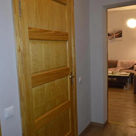 Romantic Apt-great Location- Center-free Parking-self Check-in- Old Town 20 Min * ريغا