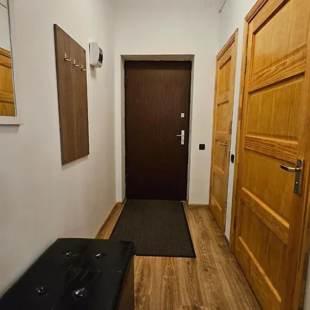 Romantic Apt-great Location- Center-free Parking-self Check-in- Old Town 20 Min * ريغا